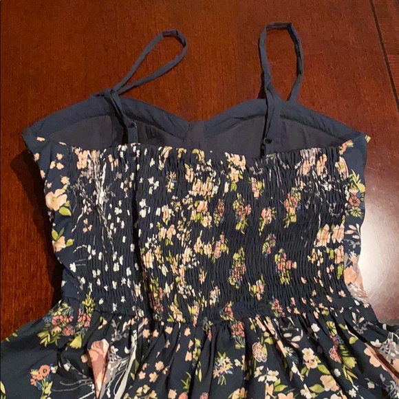 Flower dress - Picture 3 of 6